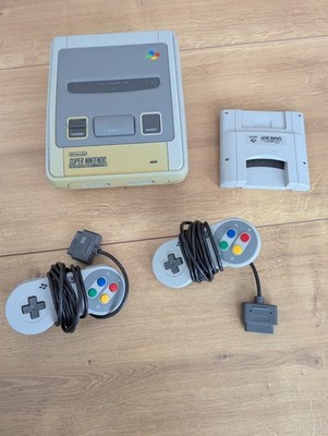 Super Nintendo / SNES Konsole Mit Controller und Gameboy Cardridge