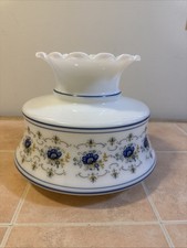 A Beautiful Vintage Quoizel Abigail Adams Gone With The Wind Lamp Shade