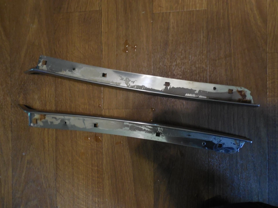 Riel de goteo delantero OEM 1965-1968 Chevy Impala BelAir Pillar Trim Buick Electra Foto 2 de 4