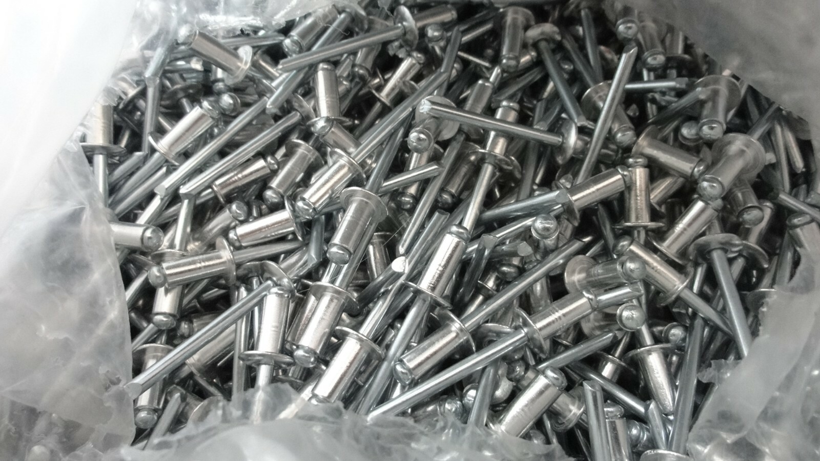 Approx 5000 Stanley MFX Rivet Alu/steel DH 4.8x10 Rivets 04741 - Incl VAT