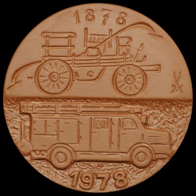 FEUERWEHRWESEN: Porzellan-Medaille 1978. 100 JAHRE FEUERWEHR BAD FREIENWALDE.