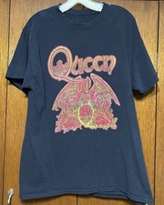 Official Merch Queen Black Short sleeve t-shirt Black, Red, Yellow Crest Large