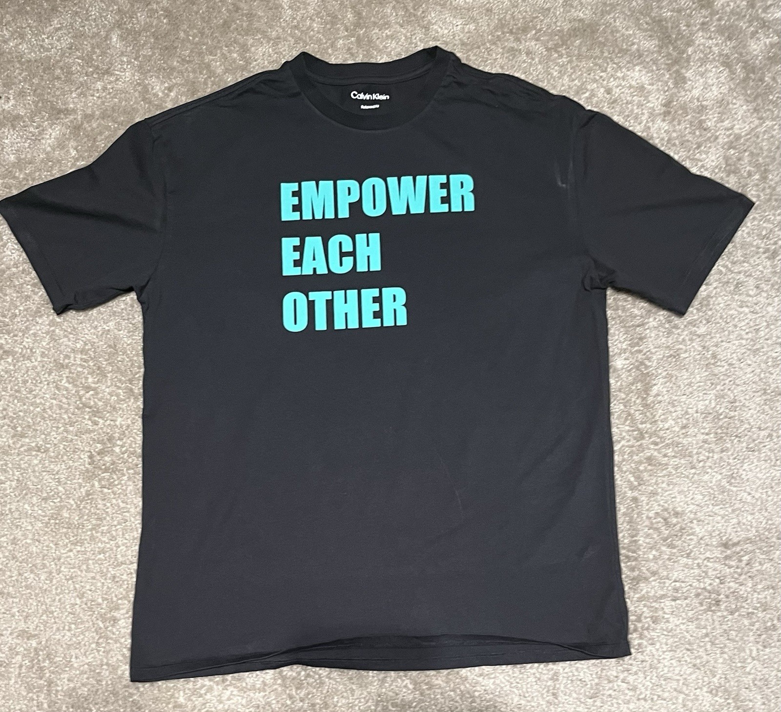 ALTRA T shirt grafica PRIDE Calvin Klein EMPOWER L'UNOTHER uomo S vestibilità rilassata