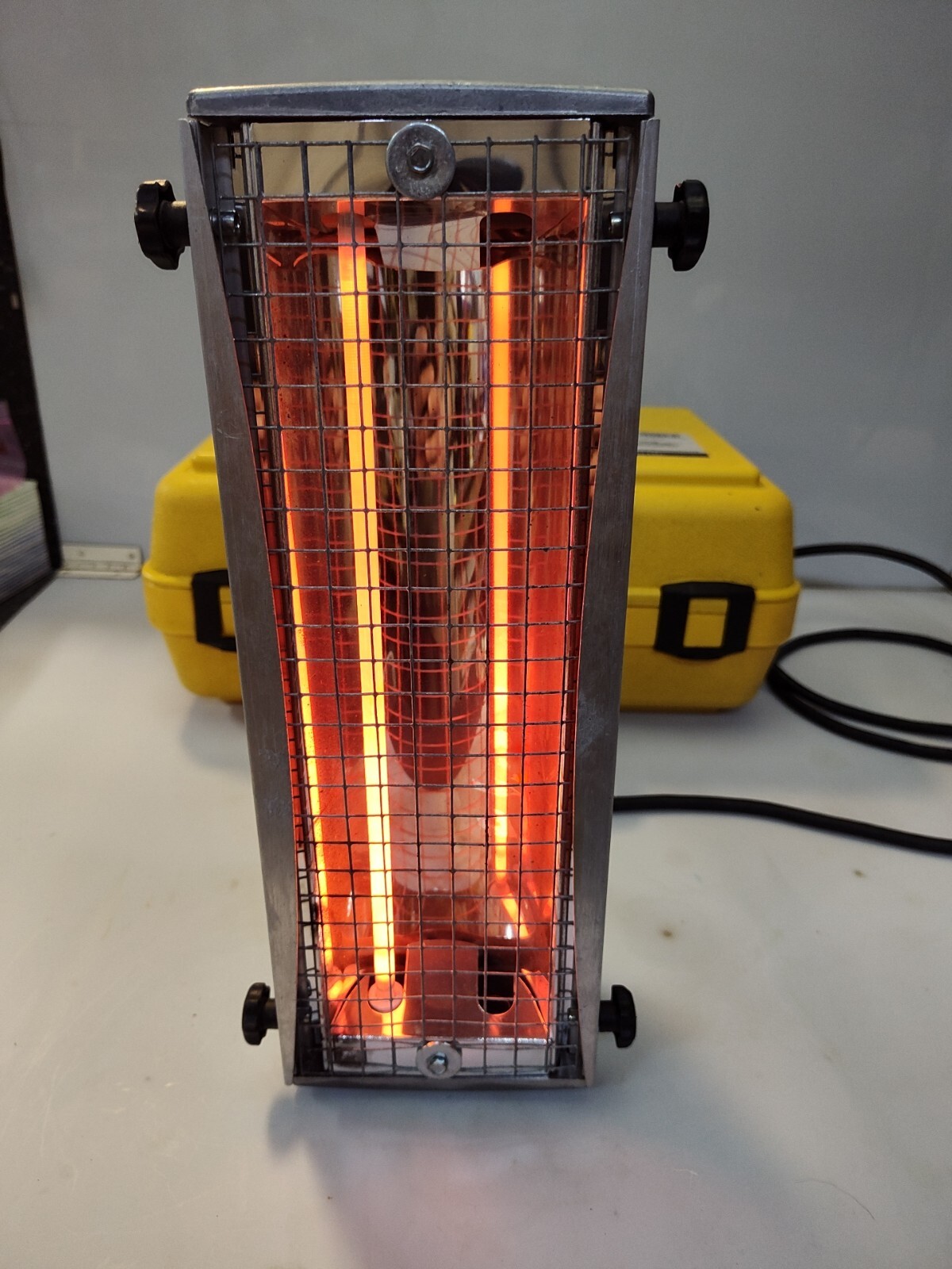 Speedheater 1100 The Silent Paint Remover Tested * Needs Bulbs, 1