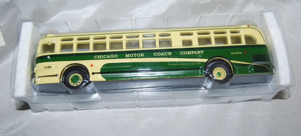VINTAGE NIB CORGI CLASSICS CHICAGO TRANSIT MOTOR COACH GM 4505 DIECAST - Image 2 of 4