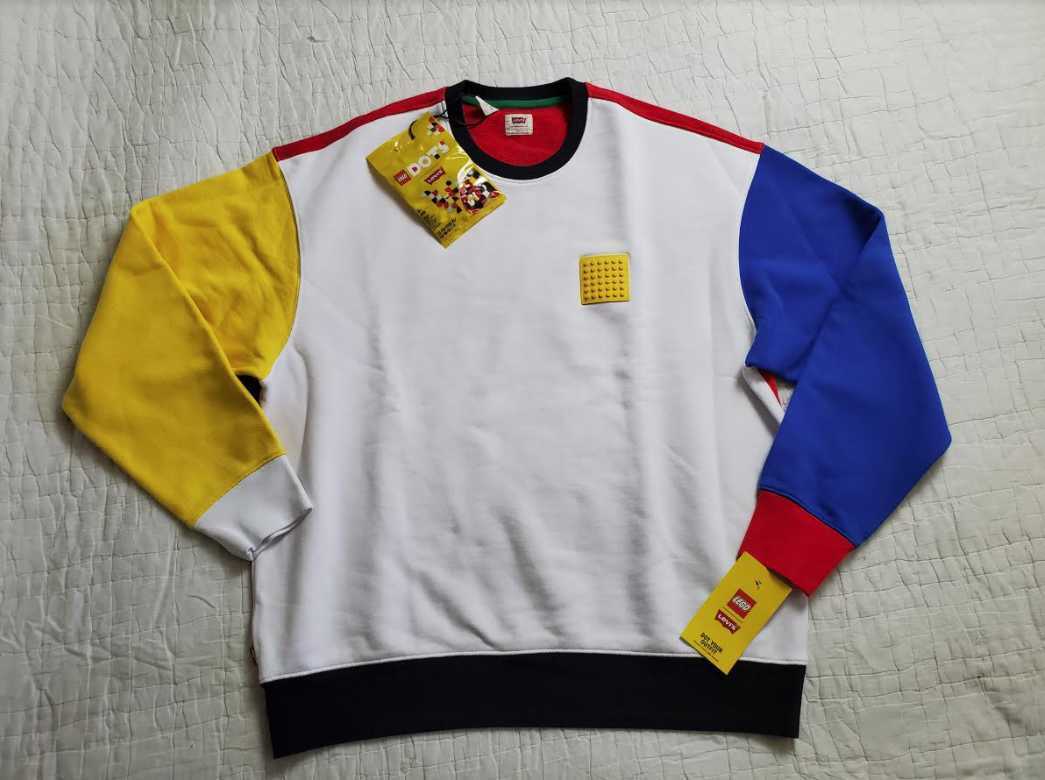 NEW MEN'S XS L XL LEVI'S X LEGO COLAB RELAXED CREWNECK NEW MEN'S XS L XL LEVI'S X LEGO COLAB RELAXED CREWNECK