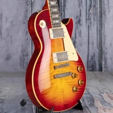 Guitar Model - 1959 Les Paul Standard Factory Burst VOS Glossy finish CTS pots b