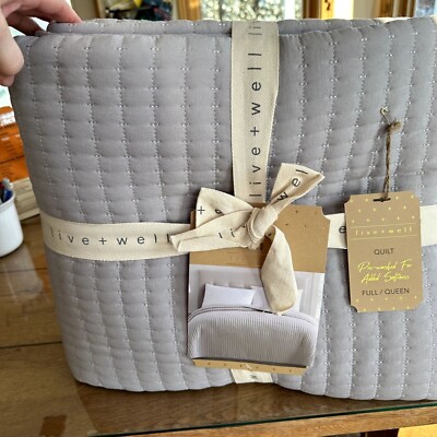 NEW Live Well Quilt Blanket Full/Queen Silver 90 x90  100% Polyester Lightweight