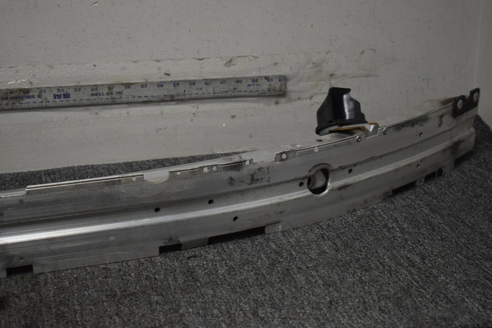 BMW 528I 2004-2010 BARRA DE REFUERZO DELANTERA OEM DE FÁBRICA Foto 3 de 4