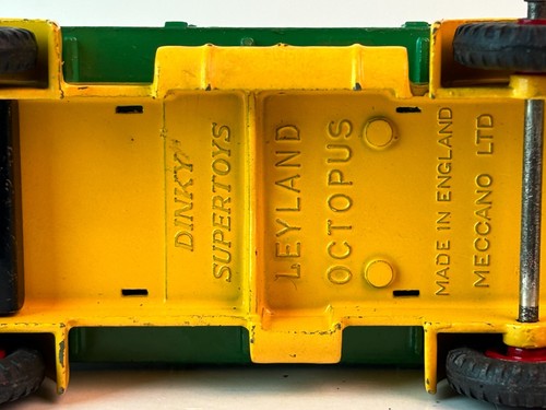 Dinky No. 934 Leyland Octopus Cargo Truck - Picture 12 of 13