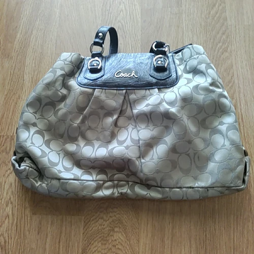Borsa Coach nuova con etichette F15510 Ashley Signature borsa in raso cachi mogano