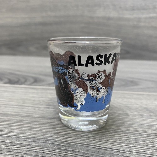 Alaska State Dog Mushing Scene SHOT GLASS Whiskey Shot Glass Souvenir - 第 1/5 張圖片