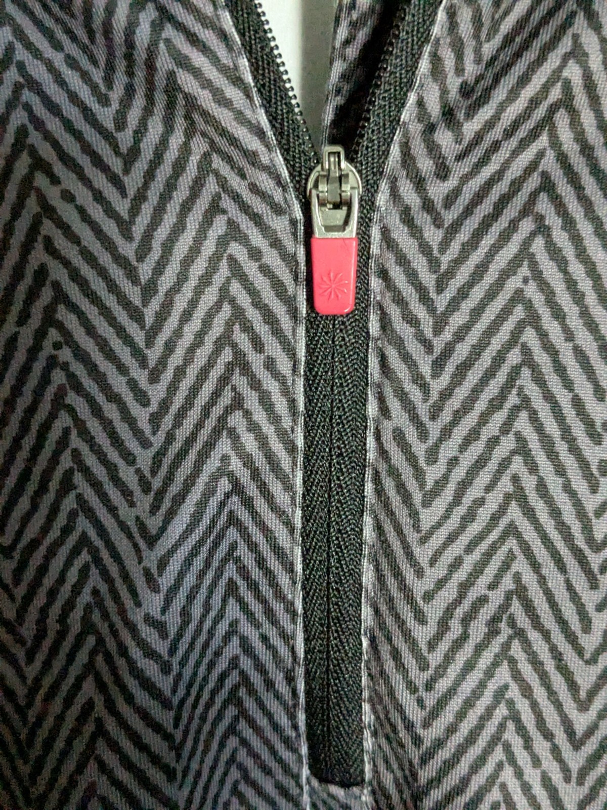 Athleta Quarter Zip Jacket Chevron Pattern W/ Str… - image 3