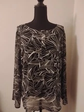 Apostrophe Women's Black And White Long Sleeve Blouse