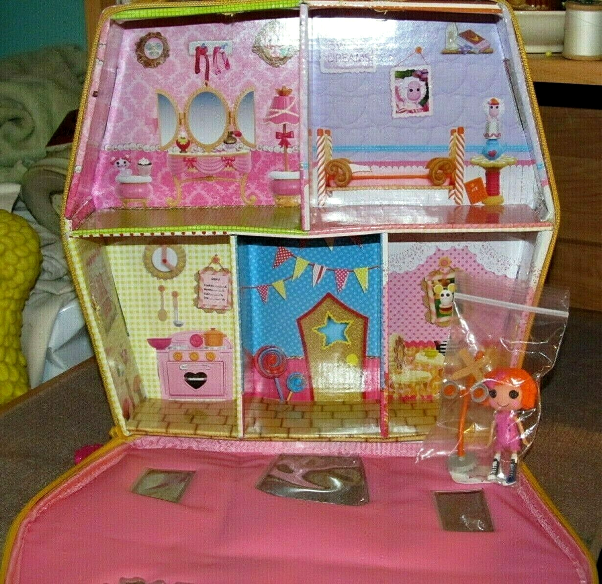 Lalaloopsy Mini Doll House Zip Up Carrying Case Playhouse Storage+