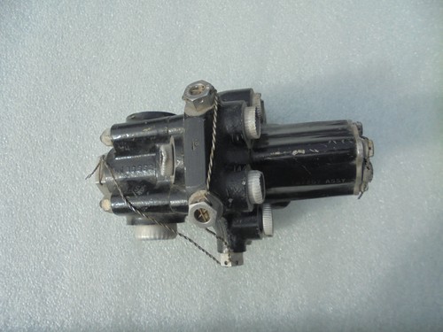 Vintage Bendix Flow Divider (for Parts Only) - Picture 5 of 18