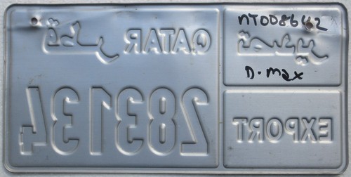 QATAR Export License Plate on 2011 Base. With Holographic Seal. Nice Display. - Picture 2 of 3