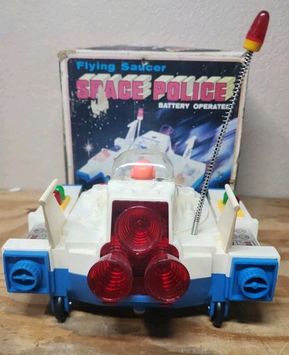Vintage Kuang Mei Toys Space Police Flying Saucer Plastic Space Toy WORKING READ - Picture 3 of 14