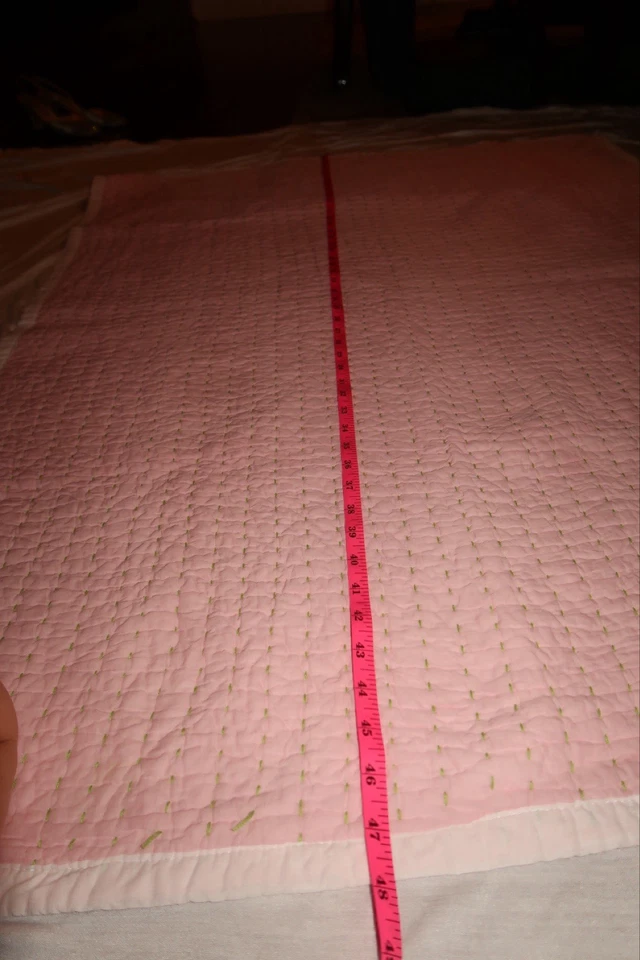 Edredón de cabina Serena And Lily mini en jugo rosa claro y profundo con puntada verde Foto 4 de 4