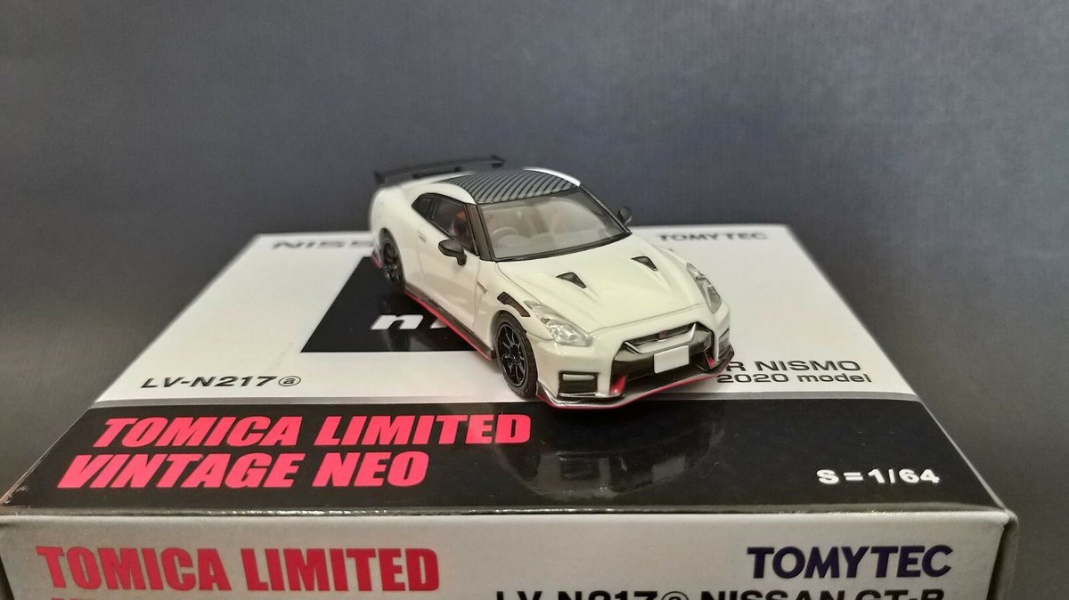 TOMICA LIMITED VINTAGE NEO NISSAN GT-R NISMO 2020 model N217a 1/64