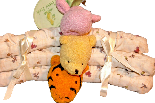 NEW CLASSIC WINNIE THE POOH 3 PIECE PADDED HANGERS GIFT SET, TIGER, PIGLET, POOH - Picture 2 of 3