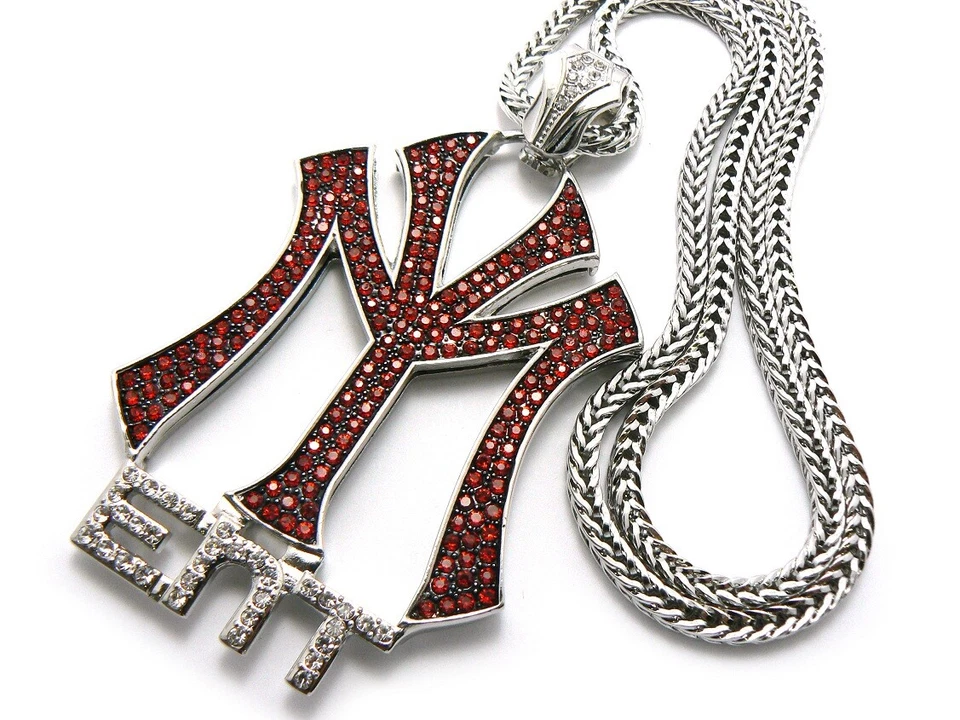 PIEZA DE DINERO JOVEN ROJO Y CADENA FRANCO Foto 3 de 3