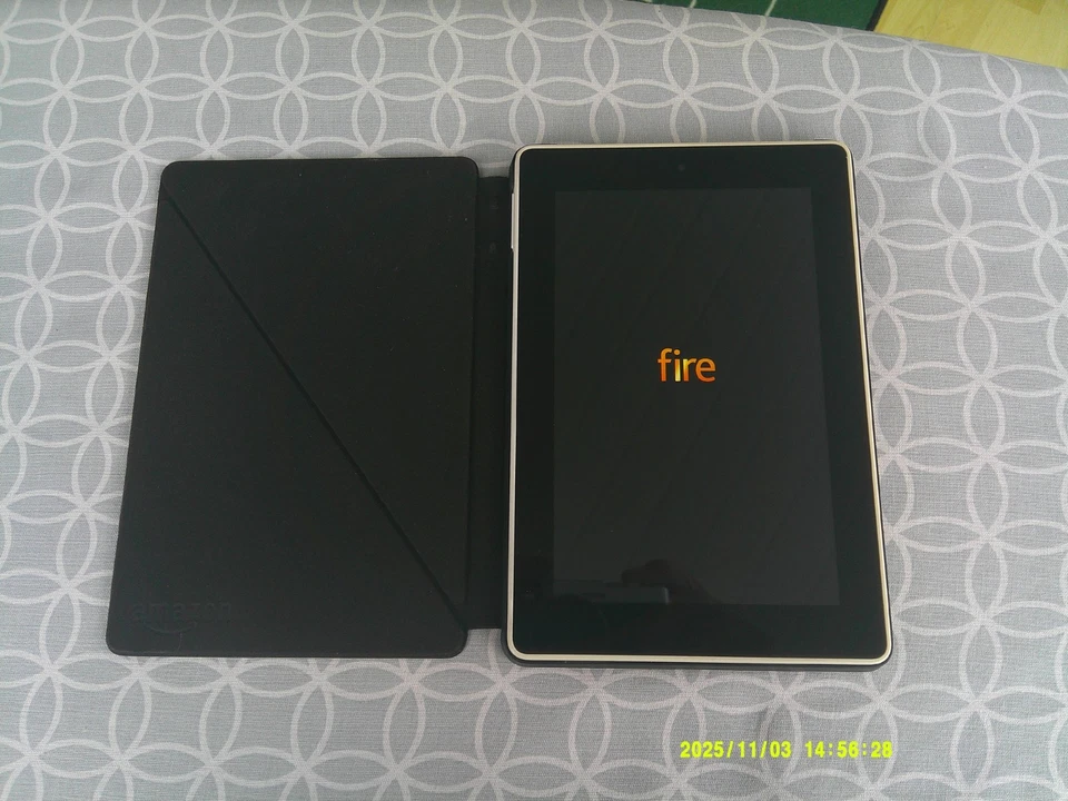 Amazon Fire HD 7 (4th Generation) 16GB, Wi-Fi, 7in - White - Image 3 of 4