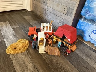 Vintage Fisher Price #304 Adventure People Wild Animal Safari Set Read Descript