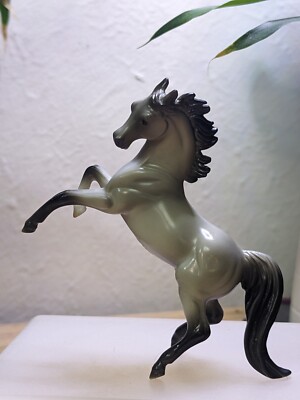 2018 Breyer Stablemate Horse Crazy Gift Set Series 2 Grey Gray Rearing Arabian