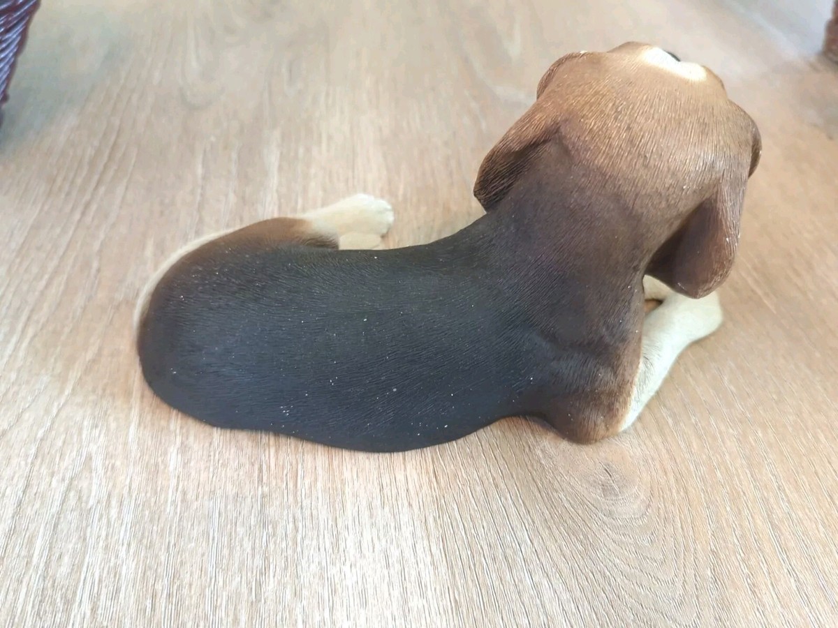 Vintage Sandicast Beagle Dog Sculpture by Sandra Brue 186