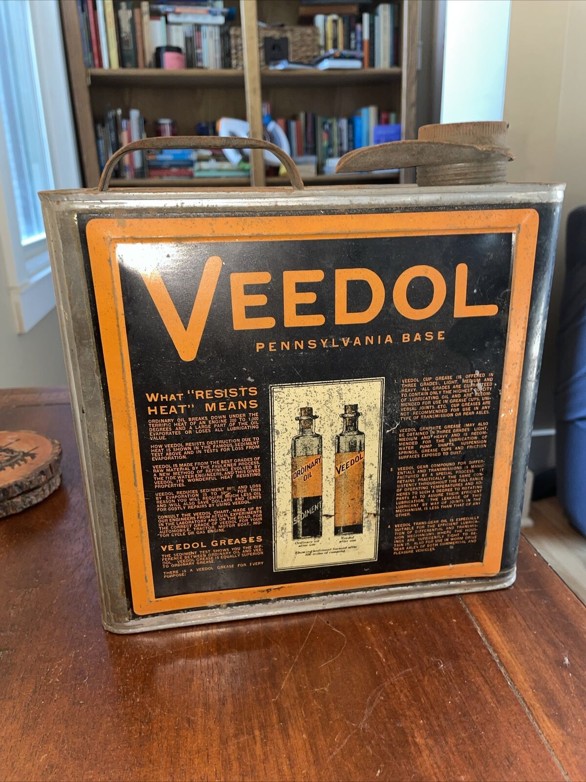 Vintage Veedol “Special Heavy” Motor Oil Can 1 Gallon U.S.