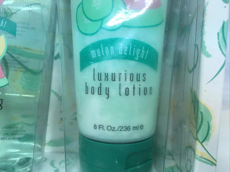 Подарочный набор Simply Basic Melon Delight Body Mist, Body Wash, лосьон для тела 8 унций - Изображение 2 из 4