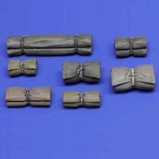 1/16 Tentpacks & Bedrolls Resin Set – Unassembled Unpainted WWII Accessories