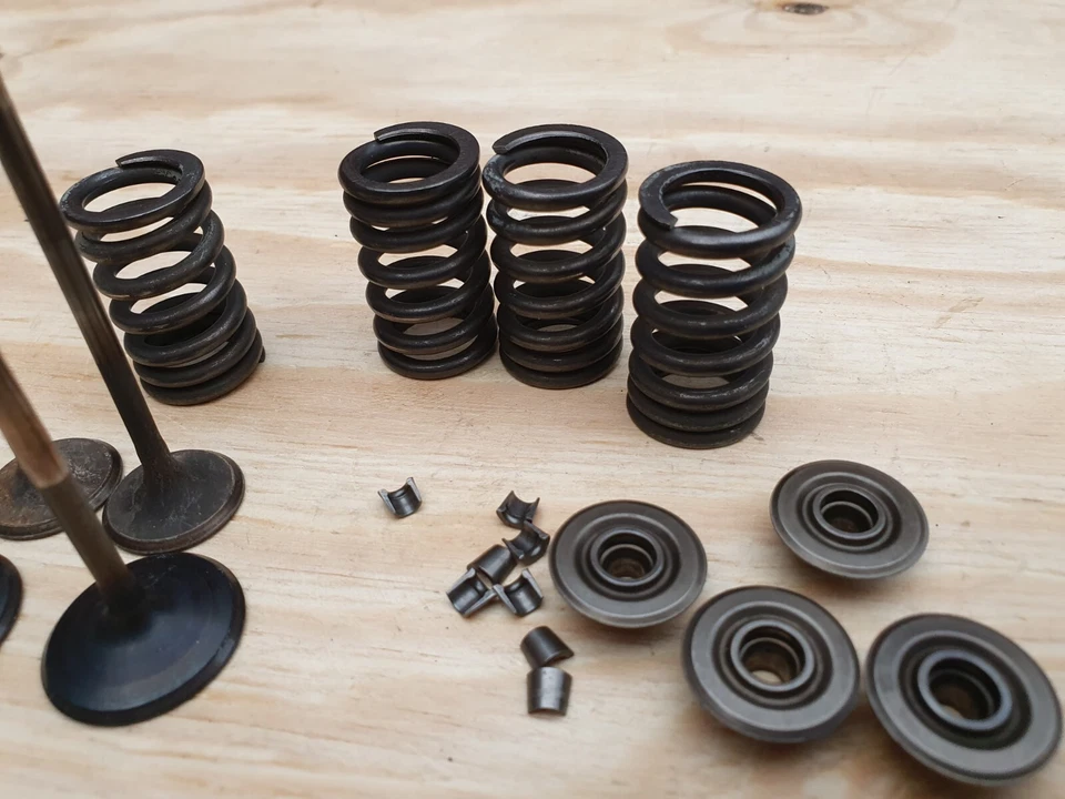 Honda Hornet CB600 F 2007-2013 MOTOR PE41E válvulas de culata 1 cilindro Foto 4 de 4