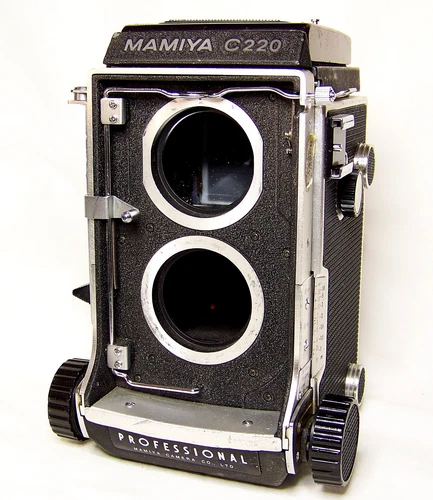 Mamiya C220 Professional TLR 6x6cm Film Camera Body Medium Format