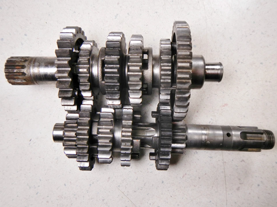 83 JUEGO DE ENGRANAJES TRANSMISIÓN SUZUKI SP125 Foto 2 de 4