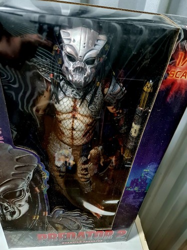 1/4 Scale (18") NECA Predator 2 Guardian Predator & City Hunter Predator Figures - Picture 11 of 13
