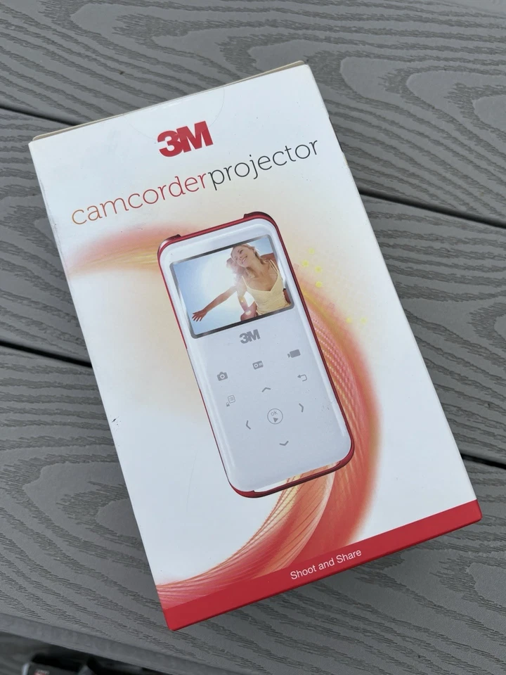 3M Camcorder Projector CP45 (2 GB) High Definition Camcorder Red Accent - NEW - Image 2 of 4