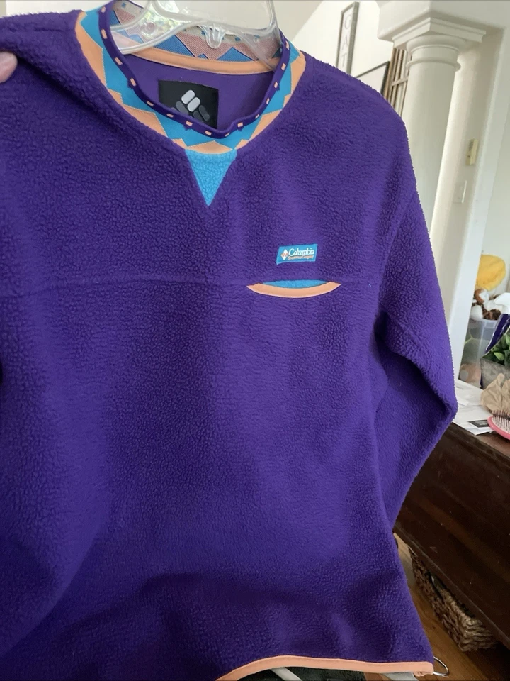 Columbia Vintage Sportswear Co. Portland Oregon. Purple Sweatshirt Sz S/P. - Image 4 of 4
