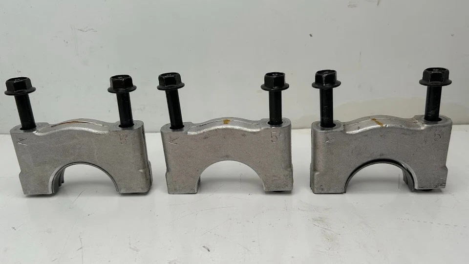 Tapas de cojinete principal del cigüeñal Honda Goldwing GL1000 1975-1979 con pernos Foto 4 de 4