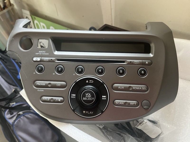 Honda 39100-SWA-A010 OEM 2 DIN AM/FM CD MP3 Radio Head Unit w/ AUX Input