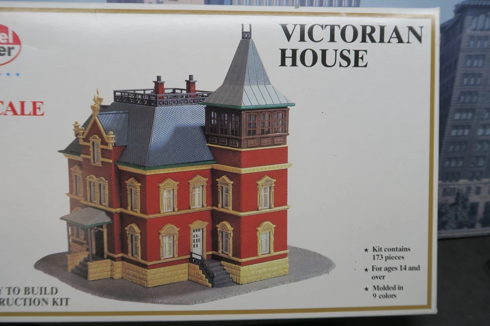 MODEL POWER N SCALE #1526 VICTORIAN HOUSE ! 173 PIECE CONSTRUCTION KIT! - Image 2 of 4