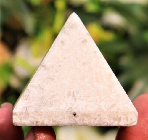 60MM White Scolecite Crystal Pyramid Aura Energy Chakra Healing Gemstone Pyramid - Picture 3 of 10