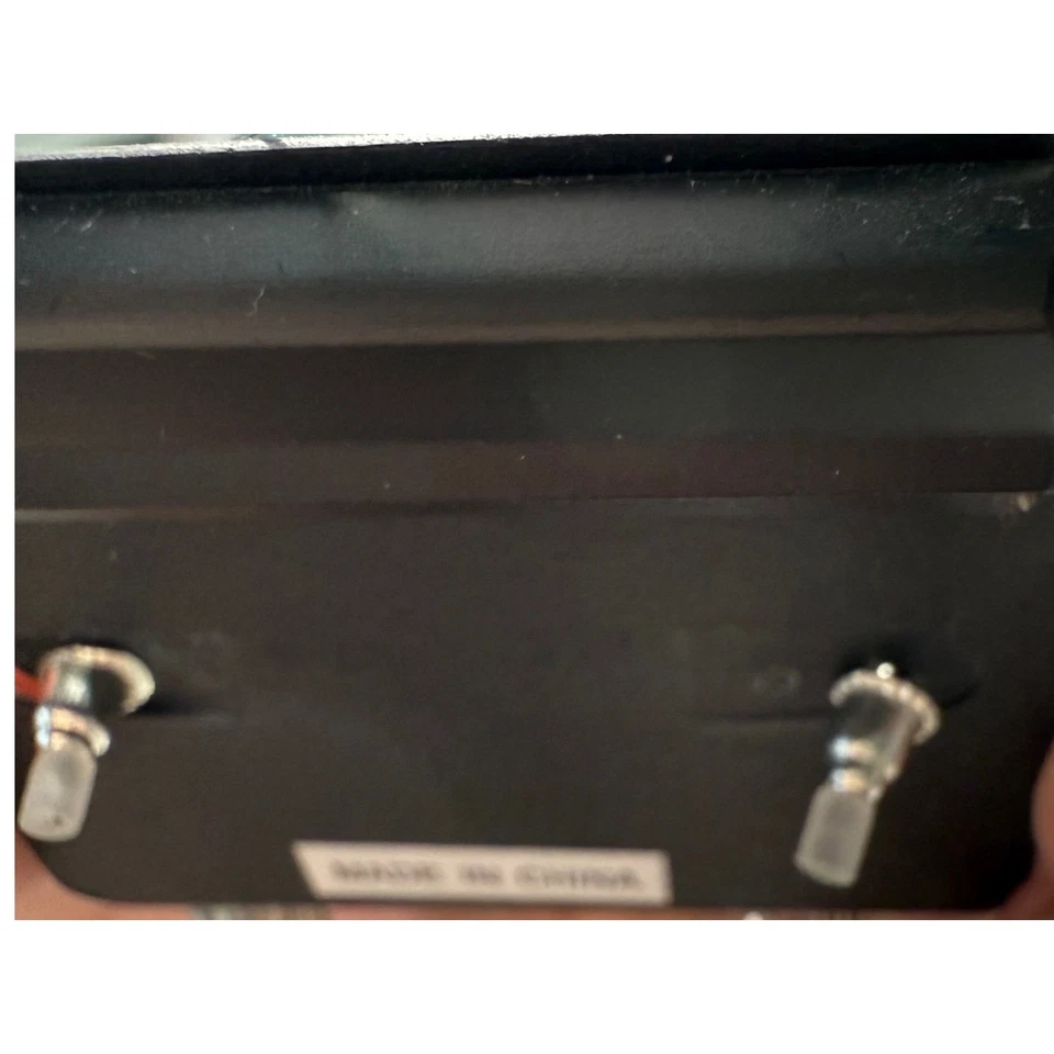 Pendientes colgantes occidentales Loren + Olivia tono plata | Vaquera costera | Rodeo Foto 4 de 4