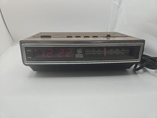 Vintage General Electric No. 7-4625A Digital Alarm Clock Radio AM/FM Woodgrain.