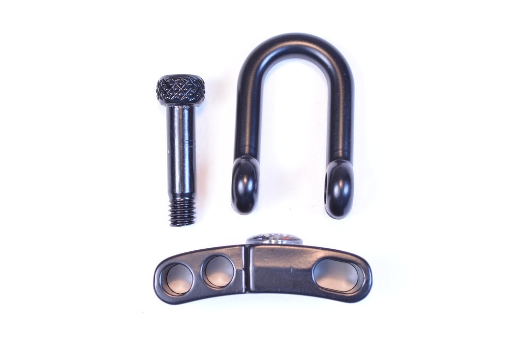 Black Compass Shackles – Adjustable & Functional for Paracord Projects