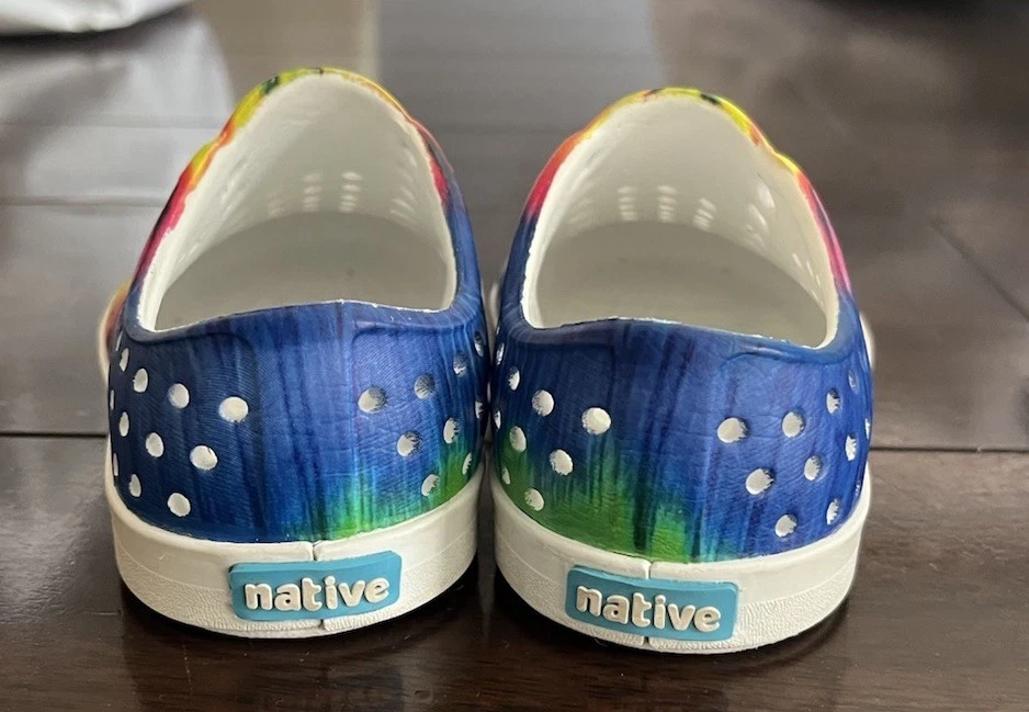 NATIVO Jefferson Tie Dye Arco Iris Impermeable Zapatos de Juego Sin Cordones Unisex Talla 6C Foto 3 de 4