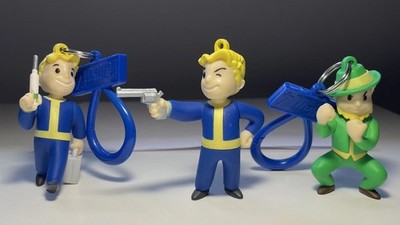 Fallout 4 Vault Boy Figures x3   2 Keychains + 1 Figure   BSW Collectibles 2016