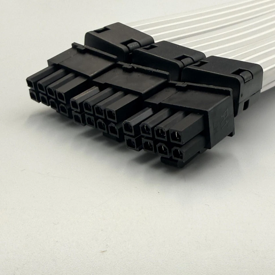 Lian Li Strimer Plus V2 Triple 8 Pin (PW12-PV2) - Image 2 of 4