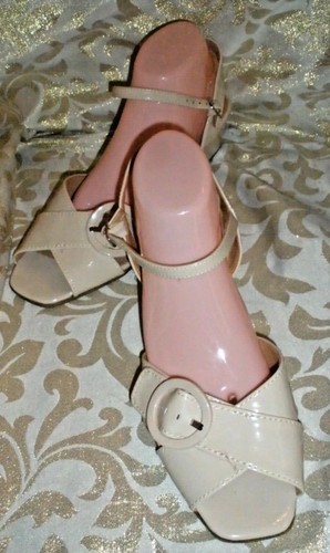 aerosoles beige sandals